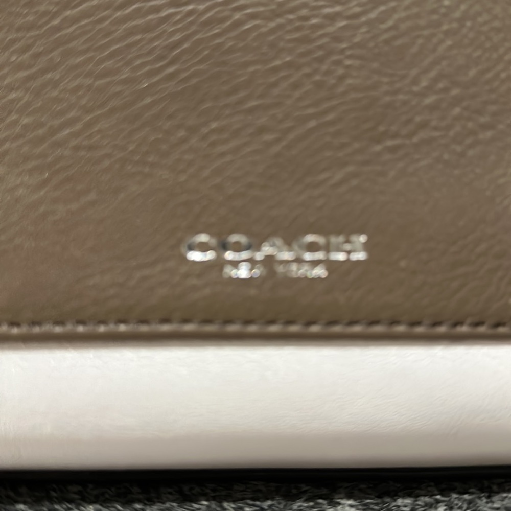 Leather Riley Coach tote bag. - Picture 3 of 17
